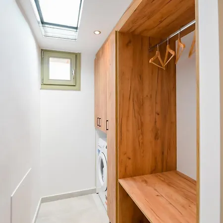 Nem Home, Amazing 1 Bedroom House בית נופש