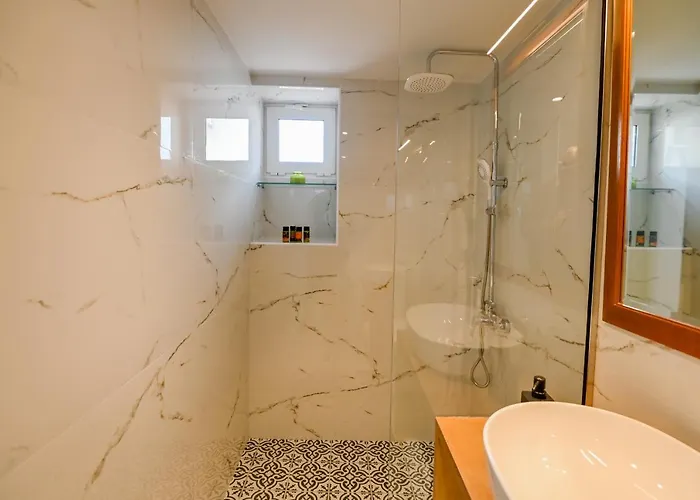 Nem Home, Amazing 1 Bedroom House Vakantiehuis