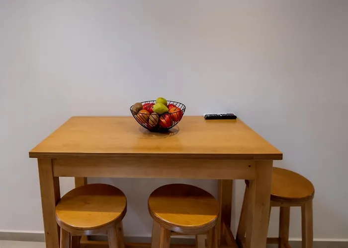 Nem Home, Amazing 1 Bedroom House Vakantiehuis *